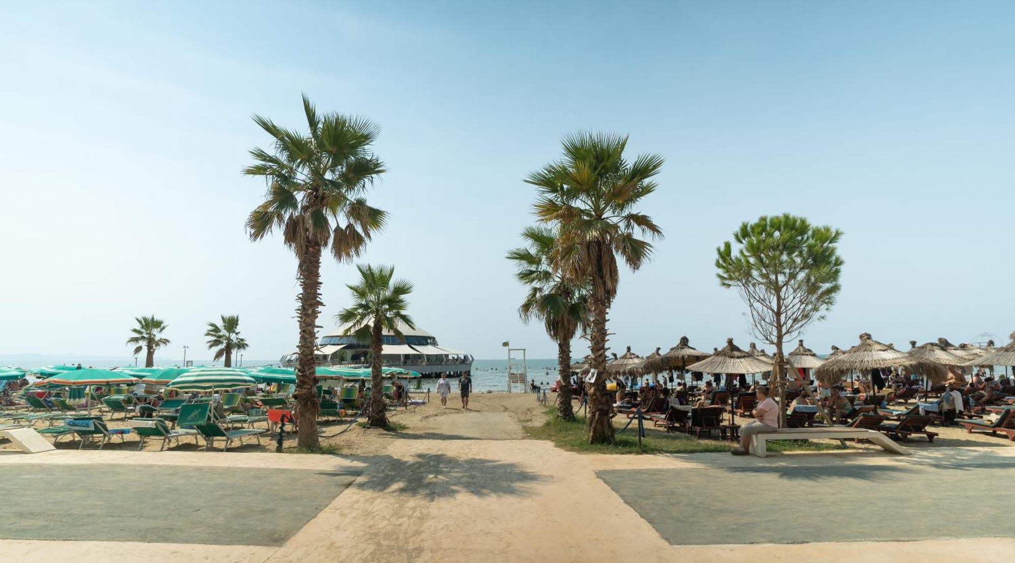 Albora's Seaside *